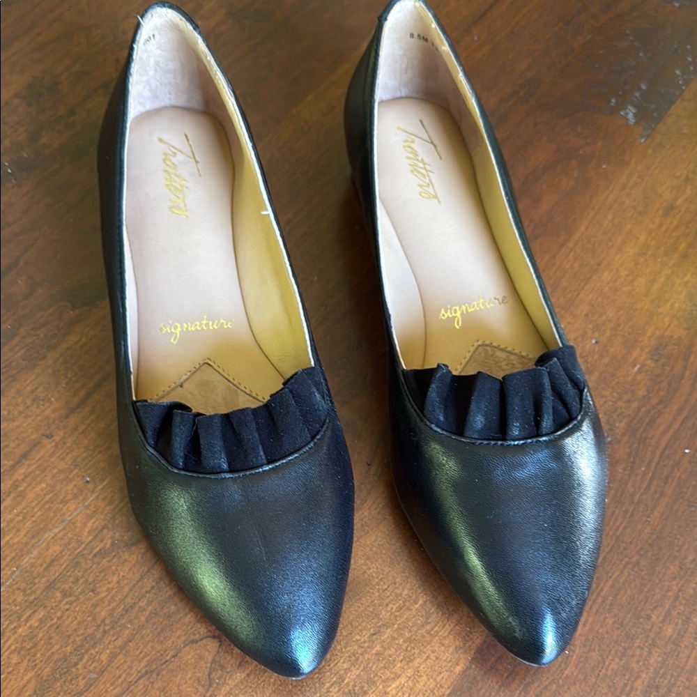 Trotters Black Women's Shoes